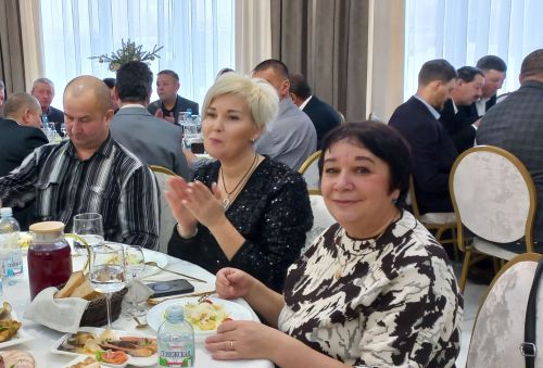 В Кайбицах впервые надоили сто тонн молока: на слете передовиков сельского хозяйства аплодировали достижению года!