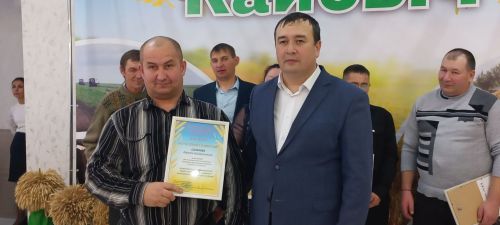 В Кайбицах впервые надоили сто тонн молока: на слете передовиков сельского хозяйства аплодировали достижению года!