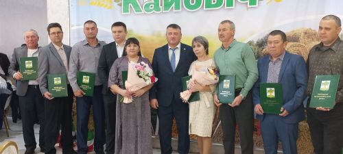 В Кайбицах впервые надоили сто тонн молока: на слете передовиков сельского хозяйства аплодировали достижению года!