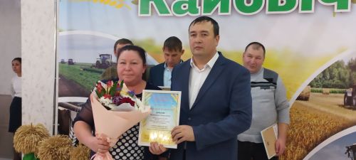В Кайбицах впервые надоили сто тонн молока: на слете передовиков сельского хозяйства аплодировали достижению года!
