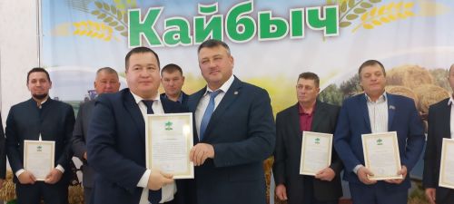 В Кайбицах впервые надоили сто тонн молока: на слете передовиков сельского хозяйства аплодировали достижению года!