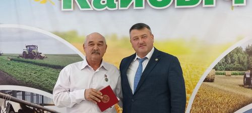 В Кайбицах впервые надоили сто тонн молока: на слете передовиков сельского хозяйства аплодировали достижению года!