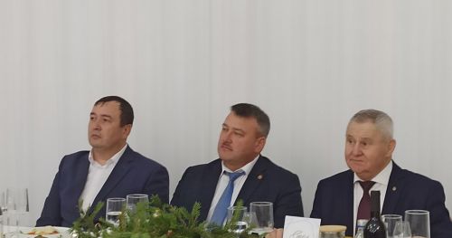 В Кайбицах впервые надоили сто тонн молока: на слете передовиков сельского хозяйства аплодировали достижению года!