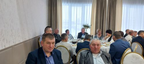 В Кайбицах впервые надоили сто тонн молока: на слете передовиков сельского хозяйства аплодировали достижению года!