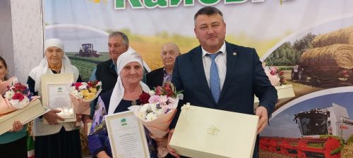 В Кайбицах впервые надоили сто тонн молока: на слете передовиков сельского хозяйства аплодировали достижению года!