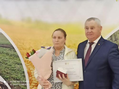 В Кайбицах впервые надоили сто тонн молока: на слете передовиков сельского хозяйства аплодировали достижению года!