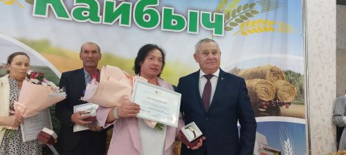 В Кайбицах впервые надоили сто тонн молока: на слете передовиков сельского хозяйства аплодировали достижению года!
