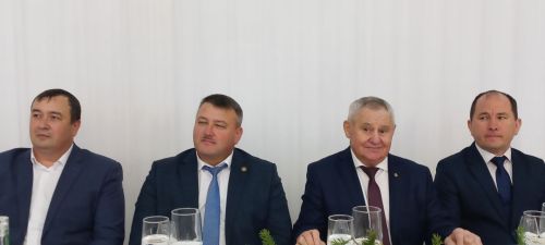 В Кайбицах впервые надоили сто тонн молока: на слете передовиков сельского хозяйства аплодировали достижению года!
