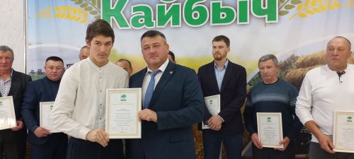 В Кайбицах впервые надоили сто тонн молока: на слете передовиков сельского хозяйства аплодировали достижению года!