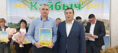 В Кайбицах впервые надоили сто тонн молока: на слете передовиков сельского хозяйства аплодировали достижению года!