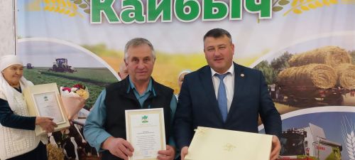 В Кайбицах впервые надоили сто тонн молока: на слете передовиков сельского хозяйства аплодировали достижению года!