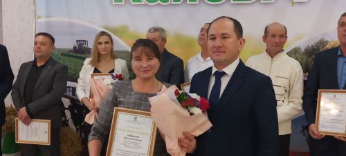В Кайбицах впервые надоили сто тонн молока: на слете передовиков сельского хозяйства аплодировали достижению года!