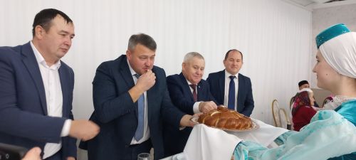В Кайбицах впервые надоили сто тонн молока: на слете передовиков сельского хозяйства аплодировали достижению года!