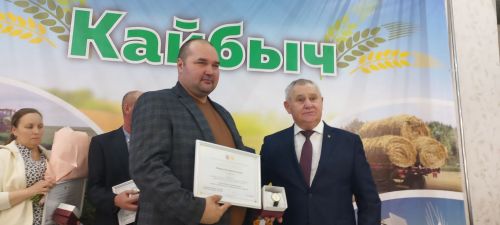 В Кайбицах впервые надоили сто тонн молока: на слете передовиков сельского хозяйства аплодировали достижению года!