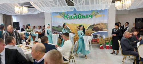 В Кайбицах впервые надоили сто тонн молока: на слете передовиков сельского хозяйства аплодировали достижению года!