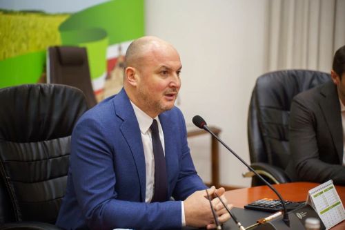 «Мостом между городом и селом» назвал журналистов, освещающих аграрную тематику, заместитель министра сельского хозяйства и продовольствия РТ Марсель Махмутов