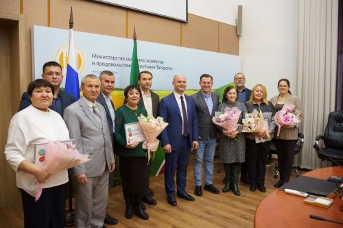 «Мостом между городом и селом» назвал журналистов, освещающих аграрную тематику, заместитель министра сельского хозяйства и продовольствия РТ Марсель Махмутов