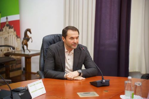 «Мостом между городом и селом» назвал журналистов, освещающих аграрную тематику, заместитель министра сельского хозяйства и продовольствия РТ Марсель Махмутов