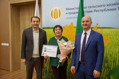 «Мостом между городом и селом» назвал журналистов, освещающих аграрную тематику, заместитель министра сельского хозяйства и продовольствия РТ Марсель Махмутов