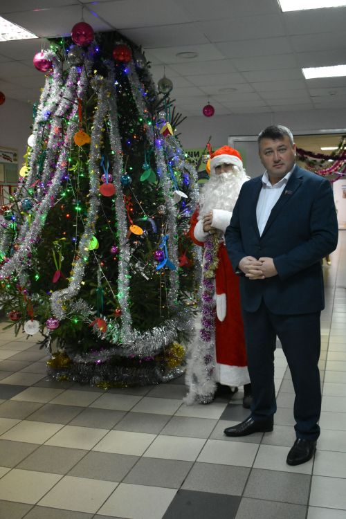 В Кайбицах зажглись огни «Ёлки желаний»: время становиться волшебниками