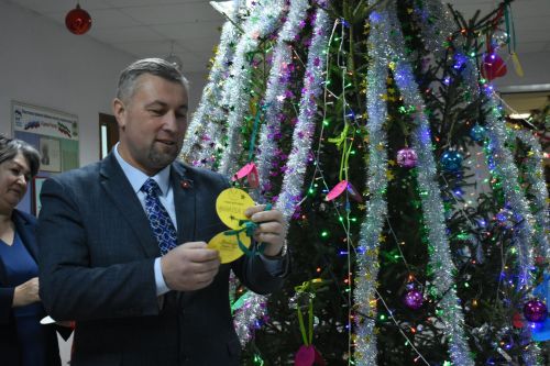 В Кайбицах зажглись огни «Ёлки желаний»: время становиться волшебниками