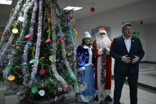 В Кайбицах зажглись огни «Ёлки желаний»: время становиться волшебниками