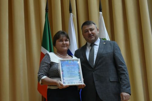 В Кайбицком районе наградили победителей конкурса на новогоднее оформление