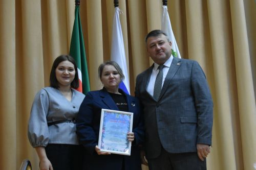 В Кайбицком районе наградили победителей конкурса на новогоднее оформление