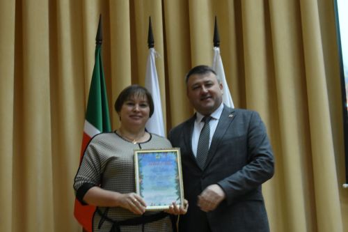 В Кайбицком районе наградили победителей конкурса на новогоднее оформление