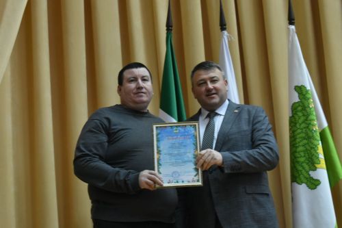 В Кайбицком районе наградили победителей конкурса на новогоднее оформление