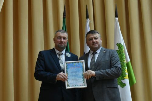 В Кайбицком районе наградили победителей конкурса на новогоднее оформление