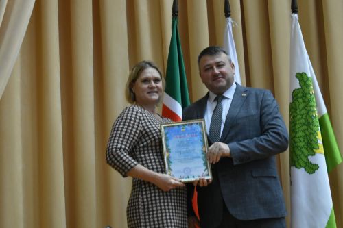 В Кайбицком районе наградили победителей конкурса на новогоднее оформление