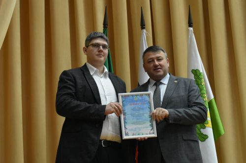 В Кайбицком районе наградили победителей конкурса на новогоднее оформление