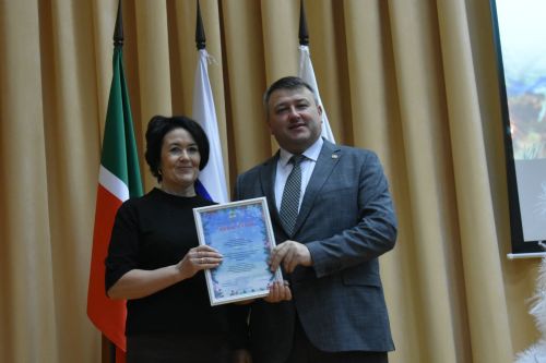 В Кайбицком районе наградили победителей конкурса на новогоднее оформление