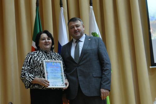В Кайбицком районе наградили победителей конкурса на новогоднее оформление