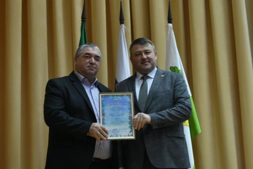 В Кайбицком районе наградили победителей конкурса на новогоднее оформление