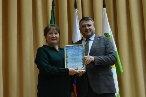 В Кайбицком районе наградили победителей конкурса на новогоднее оформление