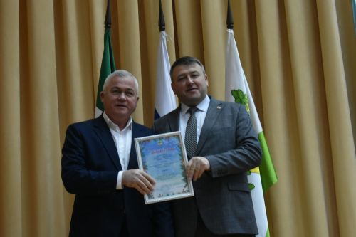 В Кайбицком районе наградили победителей конкурса на новогоднее оформление