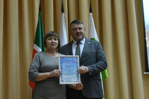 В Кайбицком районе наградили победителей конкурса на новогоднее оформление