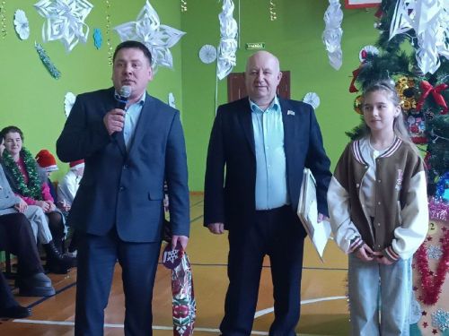 В Берлибашской школе провели акцию «Елка желаний»