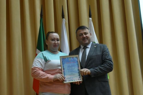 В Кайбицком районе наградили победителей конкурса на новогоднее оформление