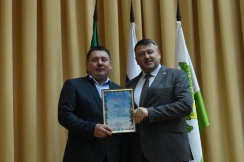В Кайбицком районе наградили победителей конкурса на новогоднее оформление