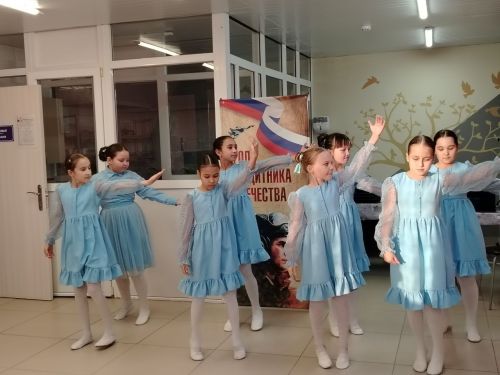 Ученики Кушманской школы в сопровождении своих педагогов посетили Кайбицкий дом -интернат для престарелых и инвалидов