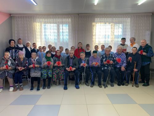 Ученики Кушманской школы в сопровождении своих педагогов посетили Кайбицкий дом -интернат для престарелых и инвалидов