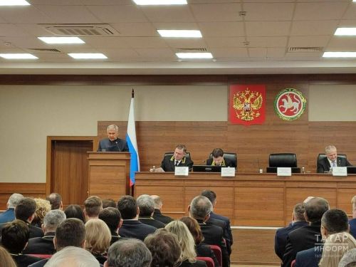 Минниханов призвал суды уделять особое внимание защите прав участников СВО