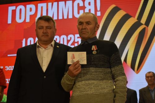 В Кайбицах чествовали отцов, сыновья которых проявили мужество и отвагу в зоне спецоперации
