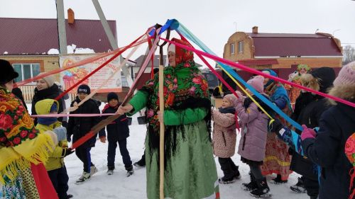 В первый день весны в Куланге отпраздновали Масленицу
