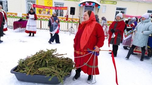 В Малых Мемях отпраздновали  широкую Масленицу