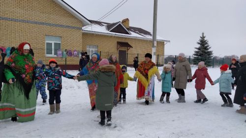 В первый день весны в Куланге отпраздновали Масленицу