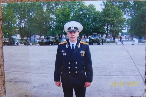 «Он с детства был защитником»: каким запомнили Героя России Сергея Чебнева